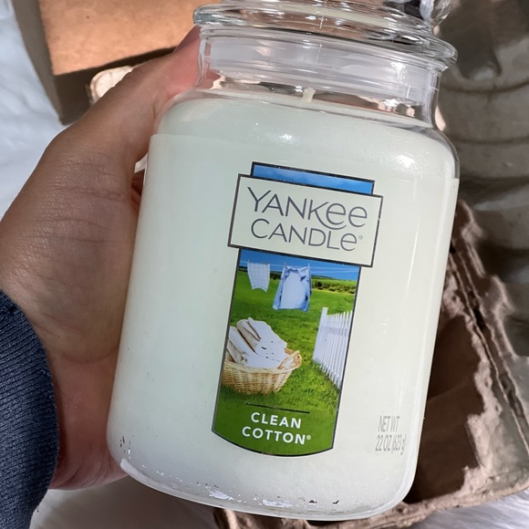 Brand new in a box Yankee candle LARGE jar clean cotton - Picture 8 of 8